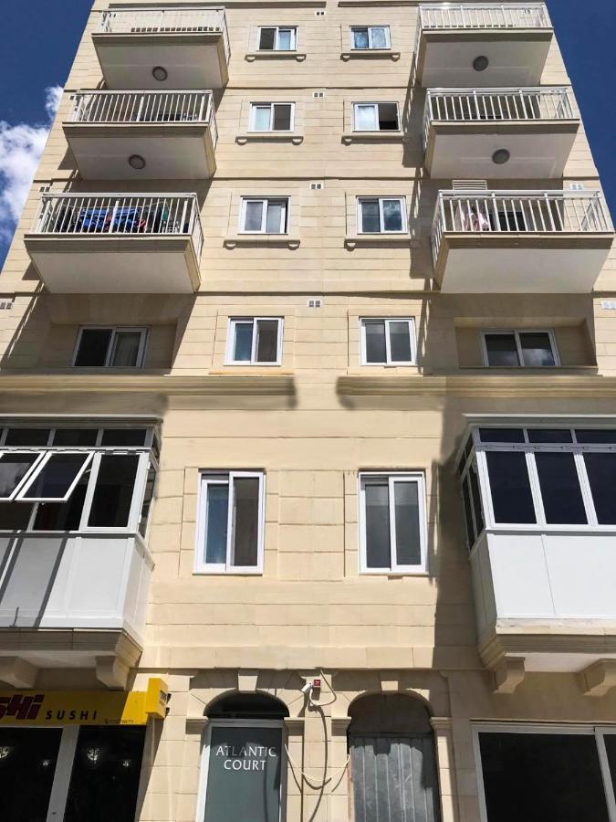 F10 Room 1, Private Double Room With Private Bathroom In Shared Flat Мсида Экстерьер фото